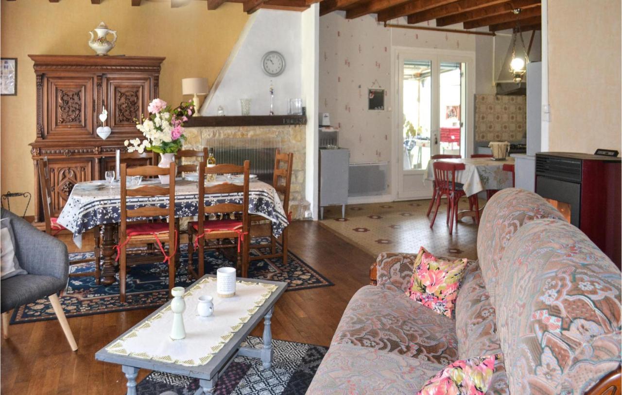 Stunning Home In Biras With Kitchenette Zewnętrze zdjęcie