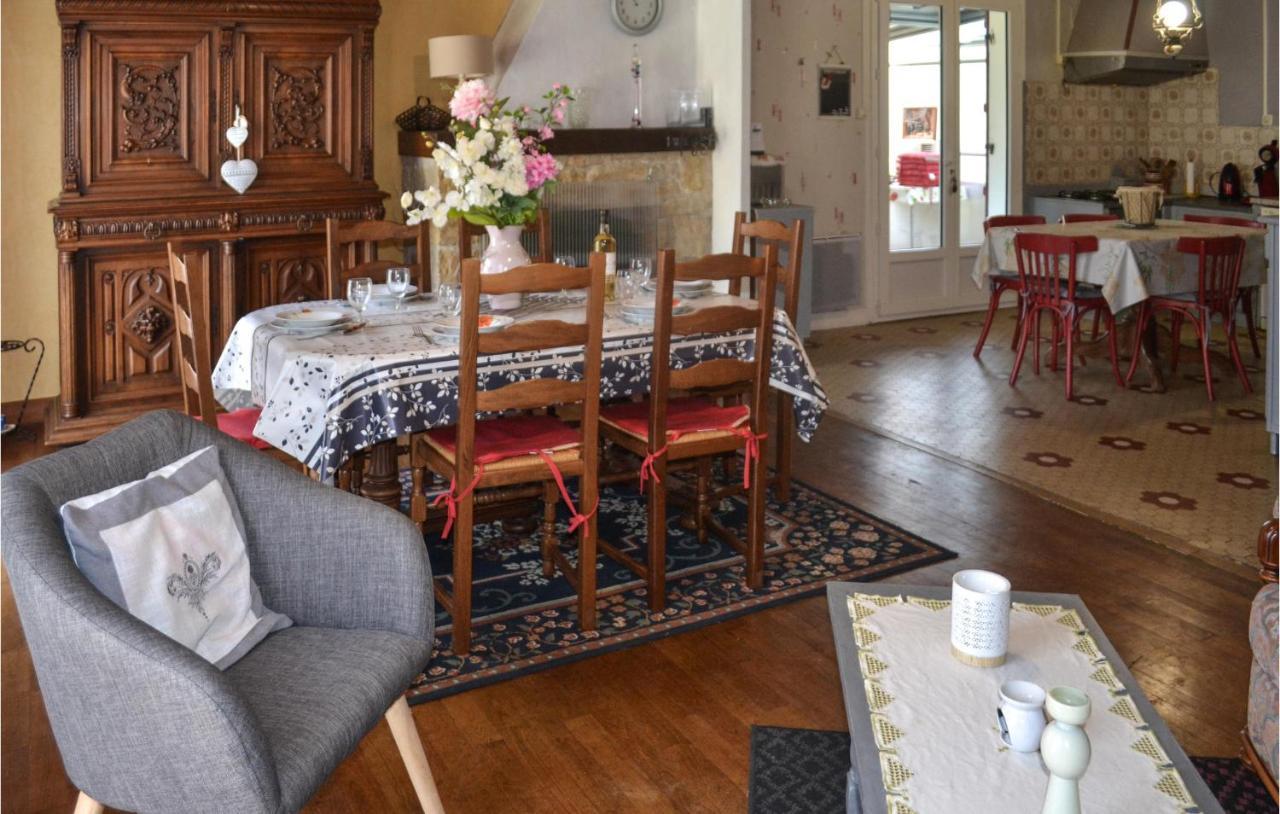 Stunning Home In Biras With Kitchenette Zewnętrze zdjęcie