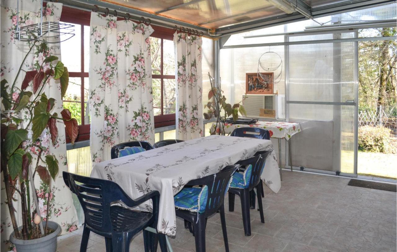 Stunning Home In Biras With Kitchenette Zewnętrze zdjęcie